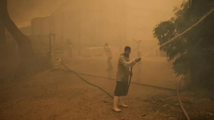 Φωτιές: Ολονύχτια μάχη με τις φωτιές σε Εύβοια, Κύθηρα, Μεσσηνία και Κρήτη