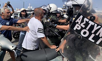 Ρόδος: Οκτώ συλλήψεις στη συγκέντρωση για το κρουαζιερόπλοιο με τους Ισραηλινούς