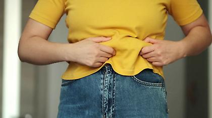 Παλεύεις με το λίπος στην κοιλιά; Αυτές οι «συνήθειες των γιαγιάδων μας» μπορούν να βοηθήσουν