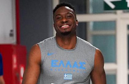 Το πλατύ χαμόγελο του Θανάση Αντετοκούνμπο για την επιστροφή του στην Εθνική