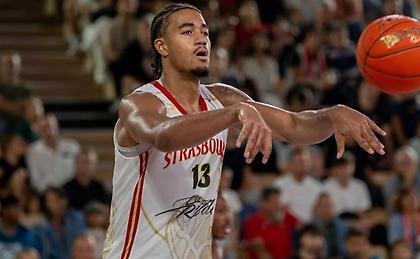 Αναντολού Εφές: Πήρε τον Γάλλο σέντερ Ντεσέρ