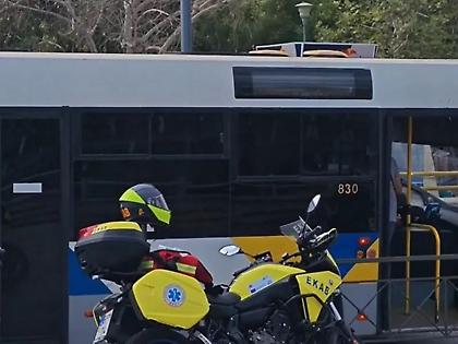 Σύγκρουση λεωφορείου με ΙΧ στη Συγγρού: Τουλάχιστον έξι τραυματίες