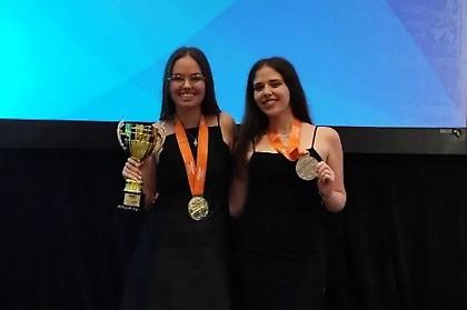 Δυο 17χρονες Ελληνίδες στην κορυφή του κόσμου στον Παγκόσμιο Διαγωνισμό Πληροφορικής της Microsoft