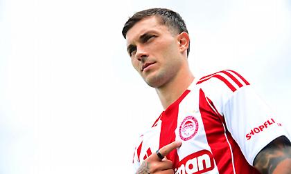 Στρεφέτσα: «Να γίνω μέρος της ιστορίας του Ολυμπιακού - Η δουλειά του Μεντιλίμπαρ ταιριάζει πολύ με τη φιλοσοφία μου»