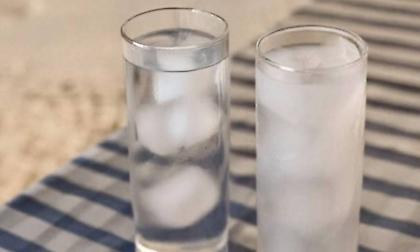 Ούζο ή τσίπουρο; Η απολαυστική «κόντρα» του καλοκαιριού