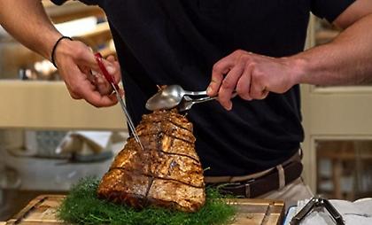 Στη Μαραθιά της Τήνου για κότσι από φαγκρί και μπέικον από τόνο