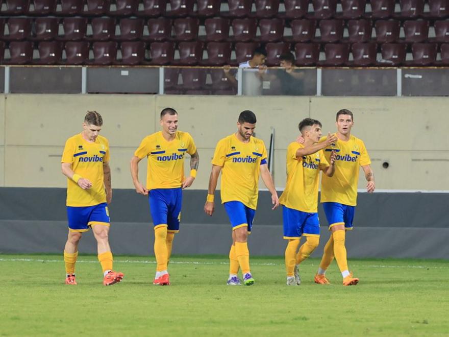 Με κεφαλιά-κανονιά ο Στάγιτς χάρισε τη φιλική νίκη στον Παναιτωλικό απέναντι στην ΑΕΛ