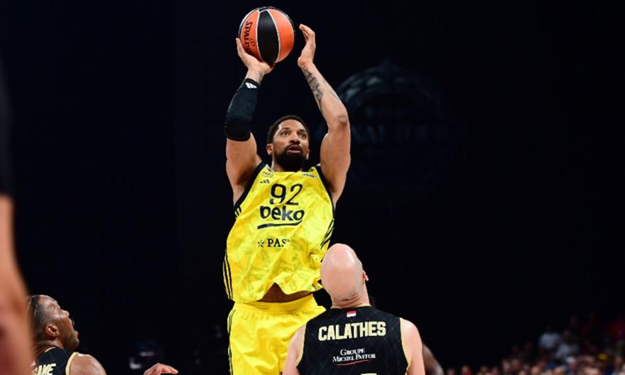 Παραμένει στη Φενέρμπαχτσε ο Κεμ Μπιρτς