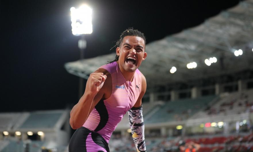 Ιστορικός Καραλής πέταξε στα 6,08μ., συνέτριψε το Πανελλήνιο ρεκόρ και έγινε ο 4ος καλύτερος όλων των εποχών!