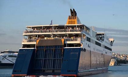 Εξοδος Αυγούστου: Πάνω από 150.000 Αθηναίοι έχουν αναχωρήσει με αυτοκίνητα και πλοία