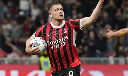 Marca: «Ταξιδεύει στην Αθήνα για να υπογράψει στην ΑΕΚ ο Γιόβιτς»