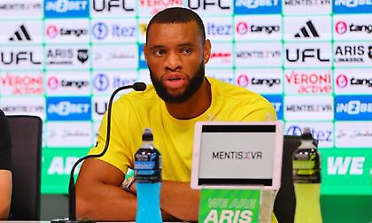 Μουκουντί: «Έχουμε καλή σχέση με τον Ρέλβας, προσπαθώ να δίνω πάντα το μάξιμουμ»