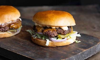 Ζουμερό smashed burger