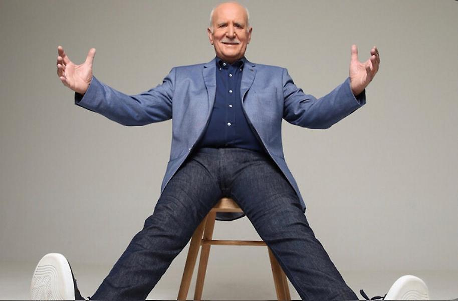 Γιώργος Παπαδάκης: Το έζησε σαν Κρητικός... αλλά στη Νάξο! Εκτός τηλεόρασης, εντός γλεντιού