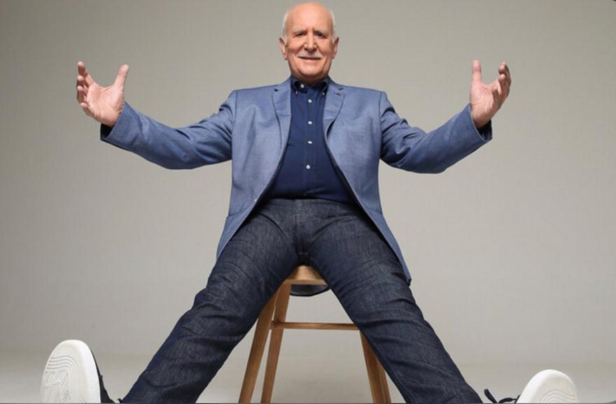 Γιώργος Παπαδάκης: Το έζησε σαν Κρητικός... αλλά στη Νάξο! Εκτός τηλεόρασης, εντός γλεντιού