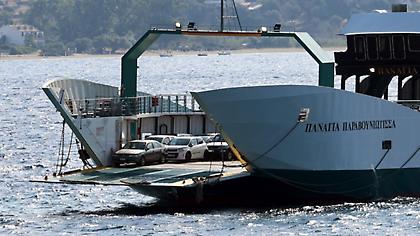 Νέα Στύρα: «Το αυτοκίνητο και η βαλίτσα μου είναι ακόμη στο πλοίο» – Απειλούν με μηνύσεις οι επιβάτες