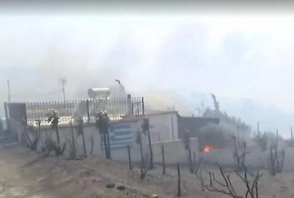 Πύρινος εφιάλτης στην Κερατέα - Καίγονται σπίτια - Θυελλώδεις άνεμοι έως 8 Μποφόρ