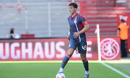 Ρέτσος: «Ο Μεντιλίμπαρ μας προετοιμάζει όλους ισότιμα, αυτό είναι το μυστικό της επιτυχίας»