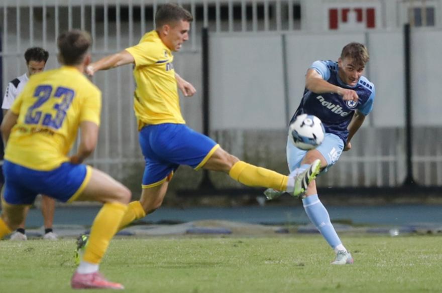 Παρθενική νίκη για τον Ατρόμητο με κεφαλιά-κανονιά του Σταυρόπουλου