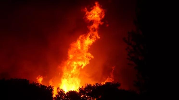 Φωτιές: Οριοθετήθηκαν οι πυρκαγιές σε Καστροσυκιά και Στεφάνη