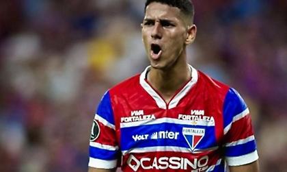 Φουλάρει για στόπερ ο Ολυμπιακός - Ακολουθεί ο εξτρέμ