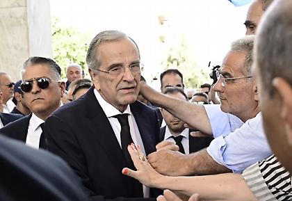 Το τελευταίο «αντίο» στη Λένα Σαμαρά - Βαθιά οδύνη στην κηδεία της