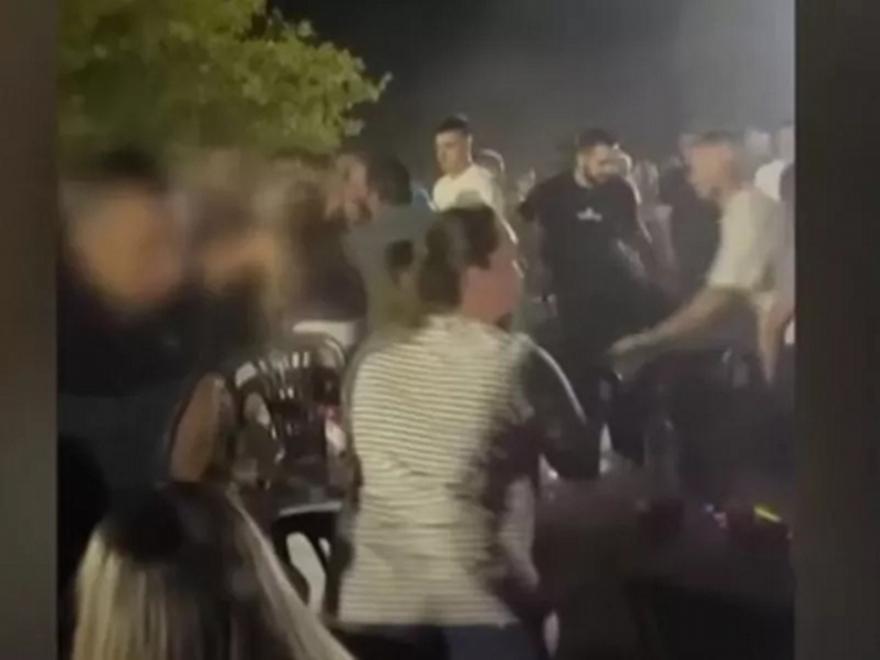 Χαμός σε πανηγύρι με τη Γωγώ Τσαμπά  - Έπεσε ξύλο... μετά μουσικής!