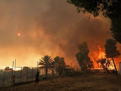 Έρευνες για εμπρησμούς: Ποια στοιχεία εξετάζουν οι Αρχές για τις τελευταίες πυρκαγιές
