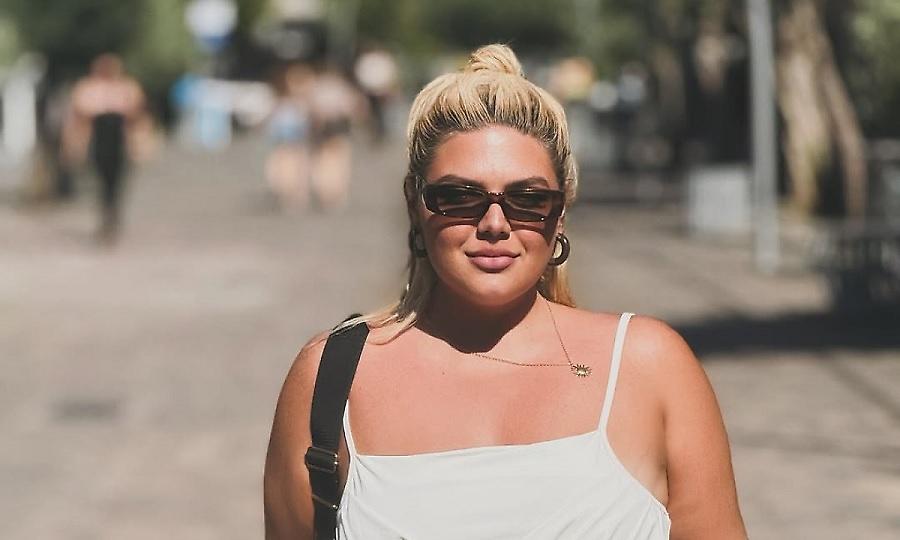 Δανάη Μπάρκα: Οι δραματικές φωτογραφίες του πριν και του μετά τη φωτιά στα μέρη της παιδικής της ηλικίας