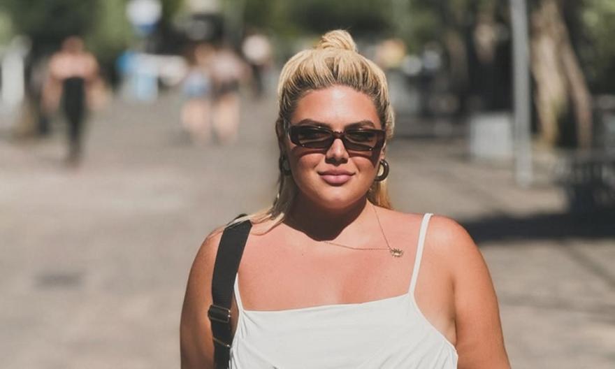 Δανάη Μπάρκα: Οι δραματικές φωτογραφίες του πριν και του μετά τη φωτιά στα μέρη της παιδικής της ηλικίας