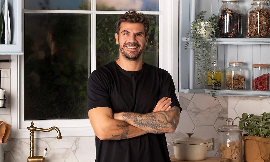 Άκης Πετρετζίκης, όπως λέμε κλασικός πατέρας: Δείτε τι έκανε όταν ένα αγοράκι πλησίασε επικίνδυνα πολύ την κόρη του