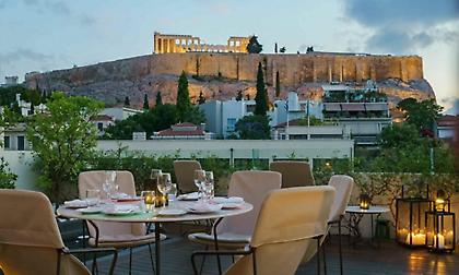 Έξοδος με θέα: Αυτές οι 9 ταράτσες είναι ταμάμ για το καλοκαίρι στην Αθήνα