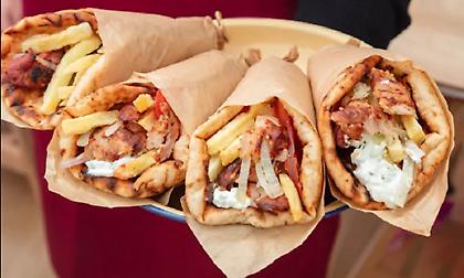 Ακριβό μου σουβλάκι: Από έδεσμα του λαού... είδος πολυτελείας