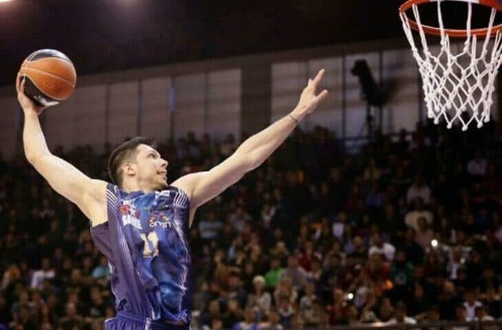 «Χτύπησε» Σιγκούνα ο Αστέρας Αλιβερίου