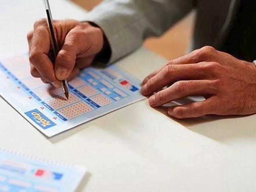 Τζόκερ: Σε Μαρκόπουλο και Παλαιό Φάληρο τα «χρυσά» δελτία των 14 εκατ. ευρώ Τζόκερ: Σε Μαρκόπουλο και Παλαιό Φάληρο τα «χρυσά» δελτία των 14 εκατ. ευρώ