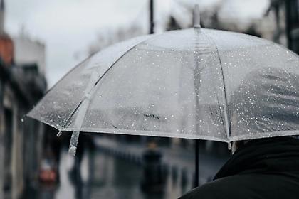 Καιρός: Τοπικές βροχές–Η θερμοκρασία έως τους 34 βαθμούς