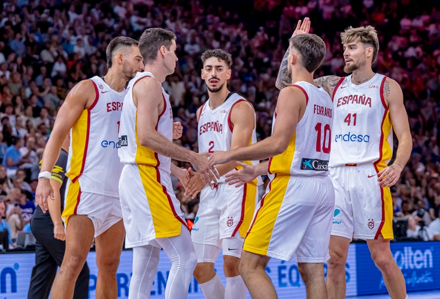 3ος Όμιλος: Η Ελλάδα και οι άλλοι