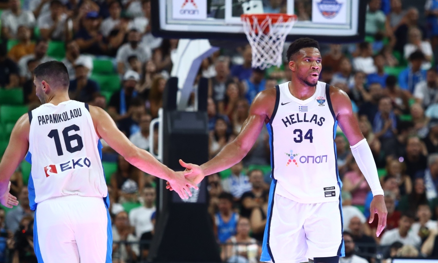 Ελλάδα: Ο Γιάννης που αψηφά τη βαρύτητα και η Εθνική που ανθίζει στην αμφισβή