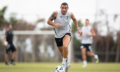 Μέσα Γιακουμάκης και Ντεσπόντοφ, απρόοπτα με Πέλκα και Σορετίρε: Η αποστολή του ΠΑΟΚ για Ριέκα