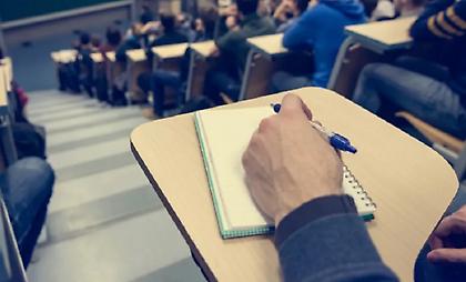 Αδειάζουν από φοιτητές τα ΑΕΙ - Πολλές κενές θέσεις λόγω δημογραφικού και Ελάχιστης Βάσης Εισαγωγής