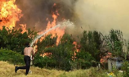 Προσήχθησαν ως ύποπτοι για απόπειρα εμπρησμού 2 νεαροί στη Λαμία