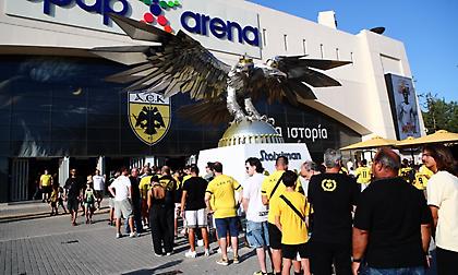 ΑΕΚ: Ουρές για τον Θωμά Μαύρο στην «OPAP Arena»