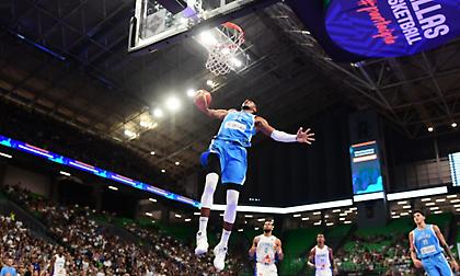 Έφερε το NBA στο ΟΑΚΑ ο Γιάννης με φοβερό κάρφωμα-ανεμόμυλο!