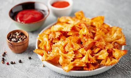 Τσιπς ζυμαρικών: Το viral σνακ που θα λατρέψει κάθε pasta lover