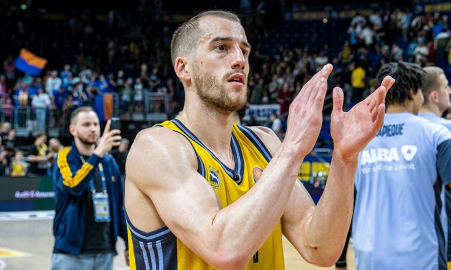 Άλμπα Βερολίνου: Παρελθόν ο Ματ Τόμας