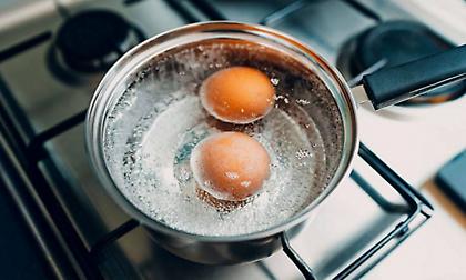 Η επιστήμη μίλησε: Αυτός είναι ο τέλειος - αλλά αργός - τρόπος να βράσεις ένα αυγό