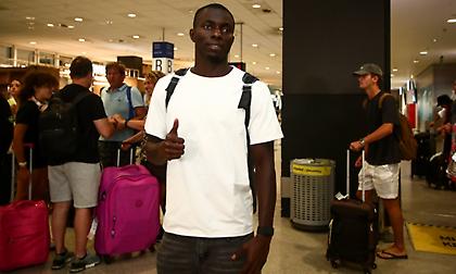 Έφτασε στην Αθήνα για τον Ολυμπιακό ο Μανέ