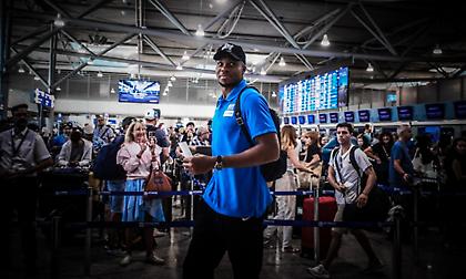 Έφτασε στη Λάρνακα η Εθνική εν μέσω μεγάλης υποδοχής από φίλους της ομάδας!