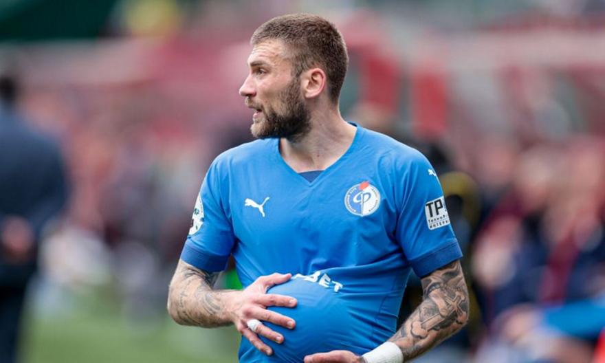 Φέρνει τον Ιγκόρ Καλίνιν για αριστερό μπακ o Πανσερραϊκός