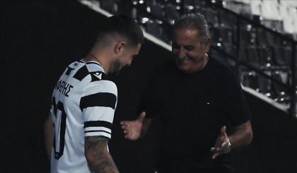 Ο Μελάς παρουσίασε τον ζαφειρένιο του… Ζαφείρη